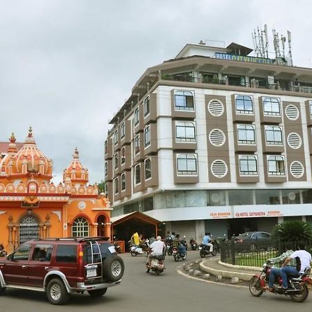 Hotel Satyaheera マプサ エクステリア 写真